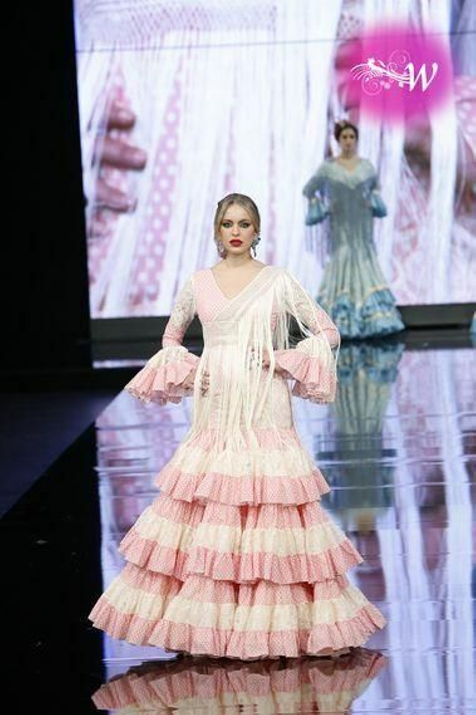 'La fuerza de color' de Loli Vera en SIMOF 2020, todas las fotos del desfile