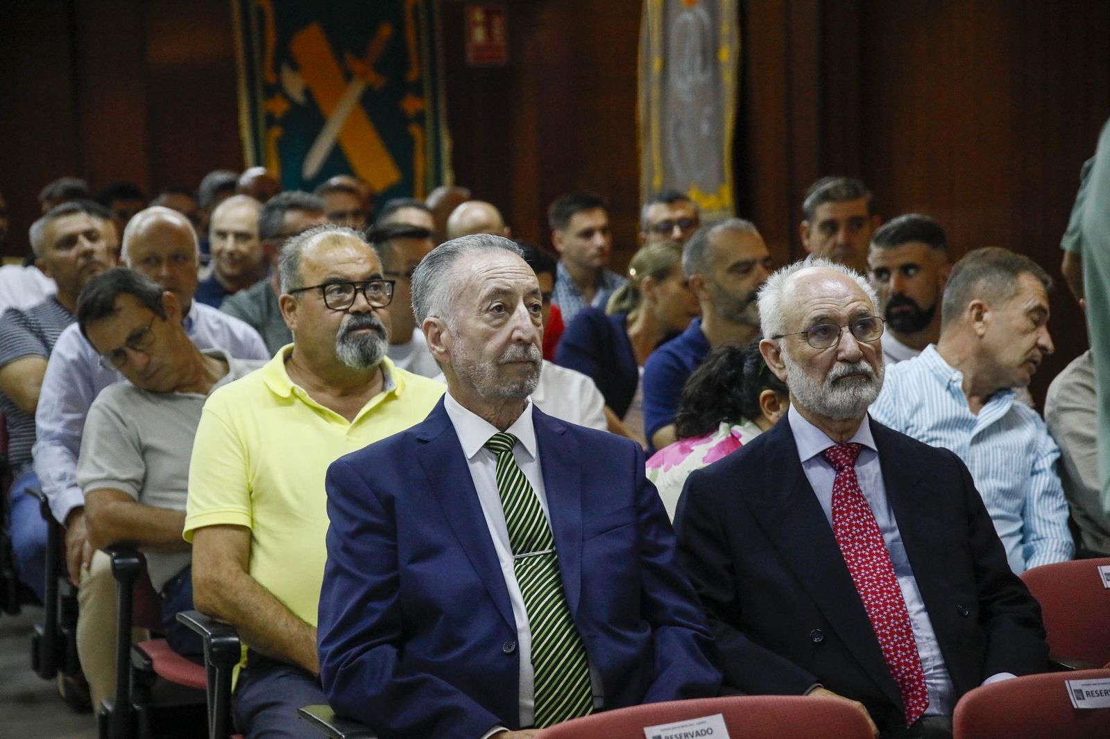Las imágenes de la charla de Jesús Narciso Núñez Calvo sobre 'La creación de la Guardia Civil como nuevo modelo de seguridad pública' en Almería