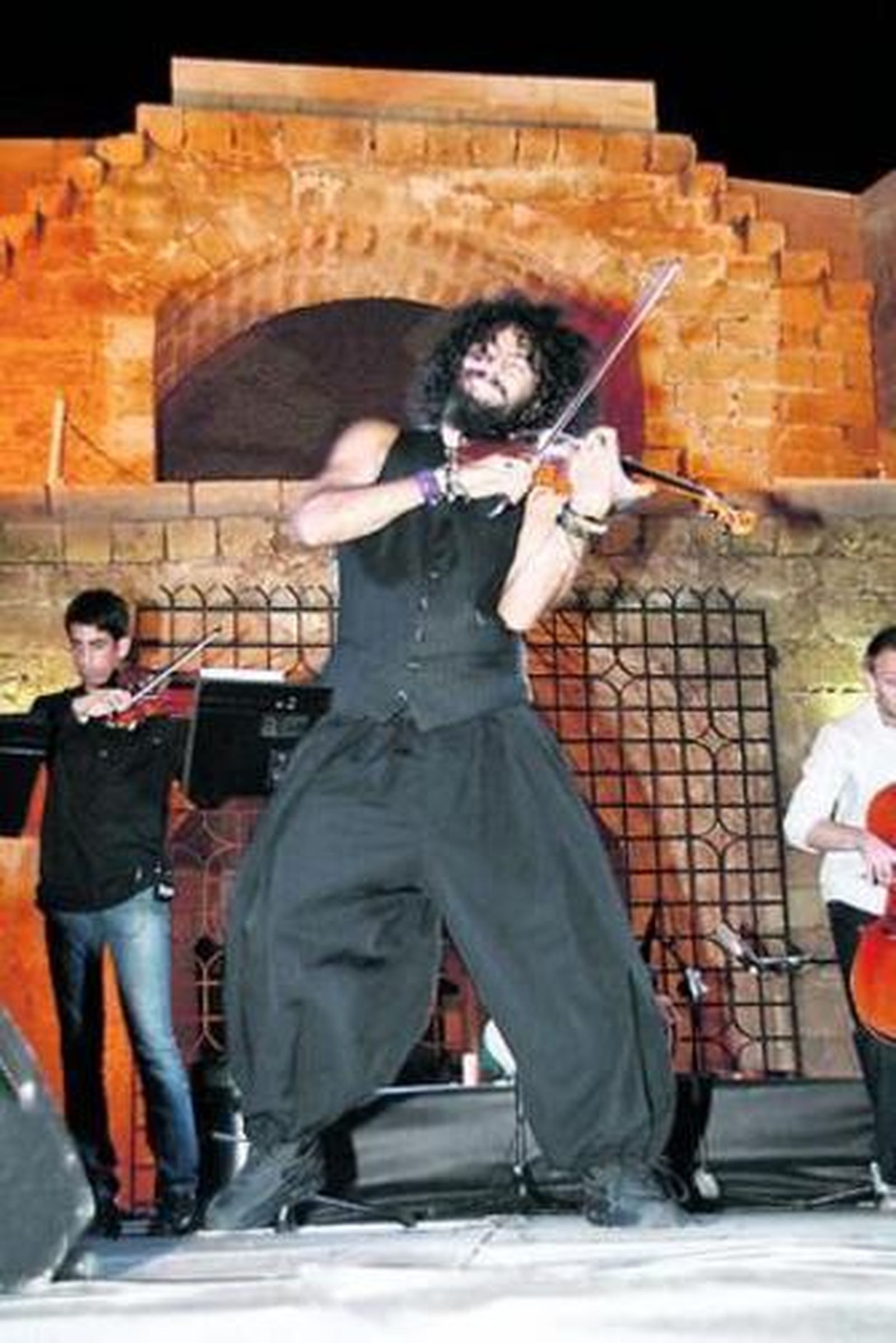 "La música me ha ayudado a sobrevivir"