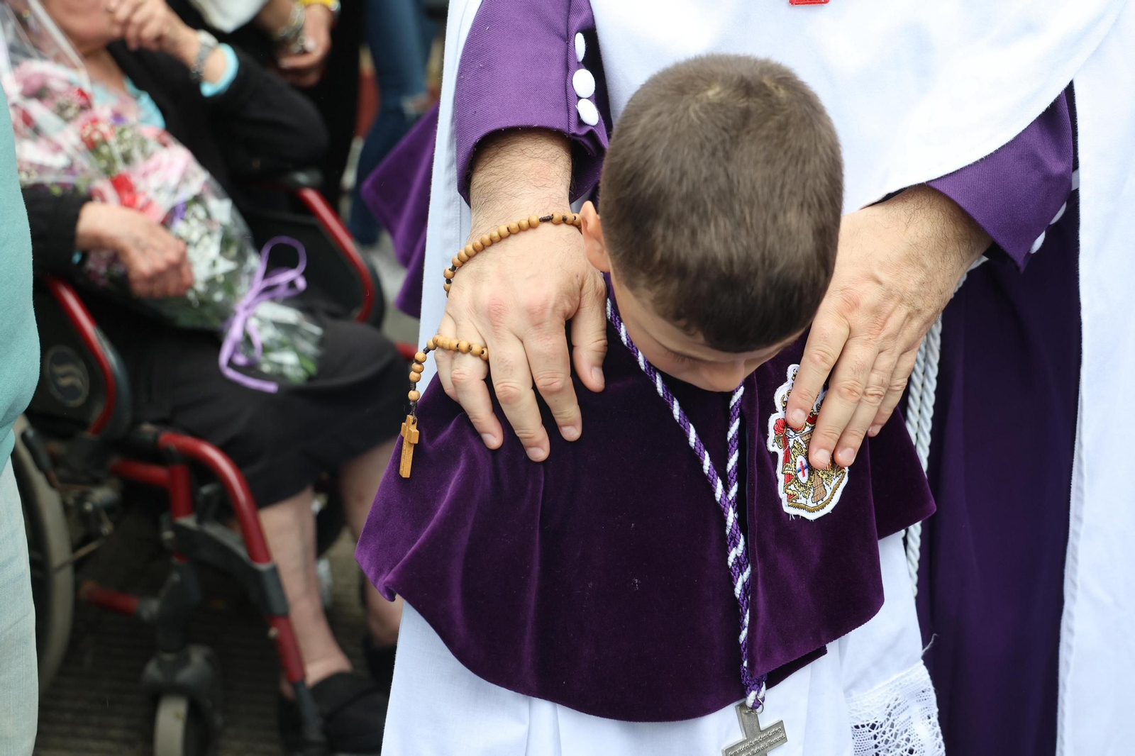 El Calvario se queda sin Lunes Santo en Huelva: imágenes de las lágrimas y el desconsuelo en la hermandad
