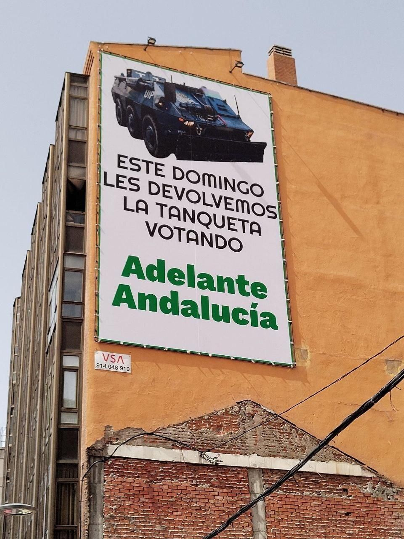 La lona de Adelante Andalucía