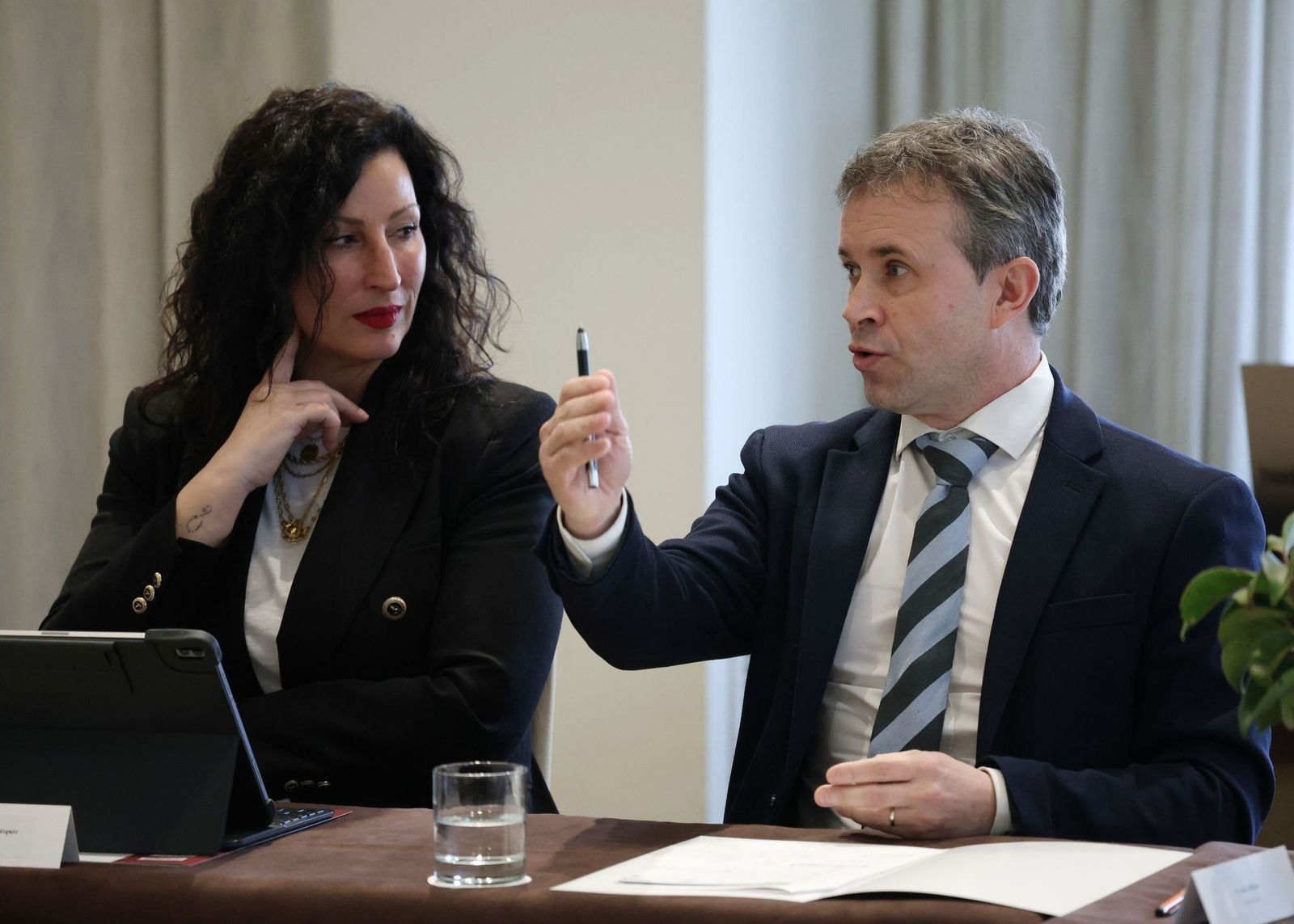 El 'Foro de las ciudades', organizado por el Grupo Joly en Antequera, en imágenes