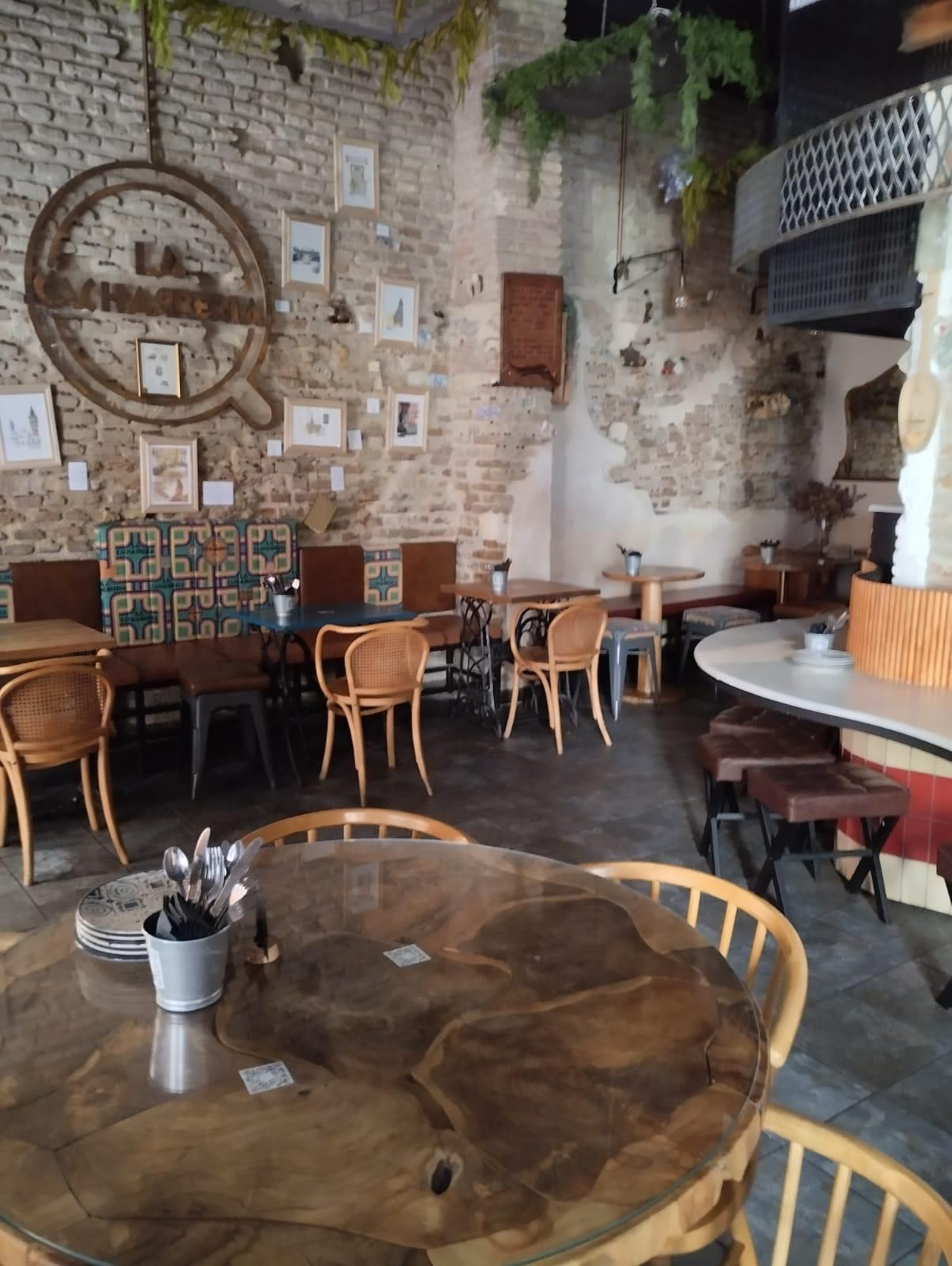 Fotogalería de los comercios afectados desde este lunes por el corte de luz en Regina y Jerónimo Hernández