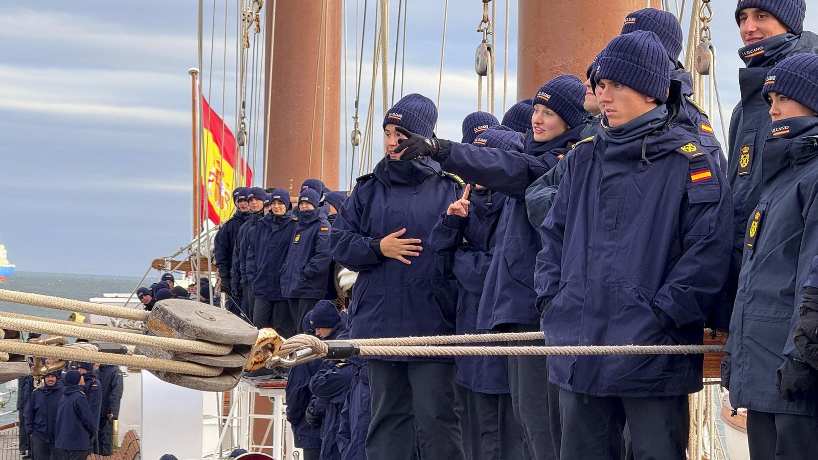 Imágenes compartidas por la Casa Real en la mitad del viaje de la Princesa Leonor en el 'Elcano'.