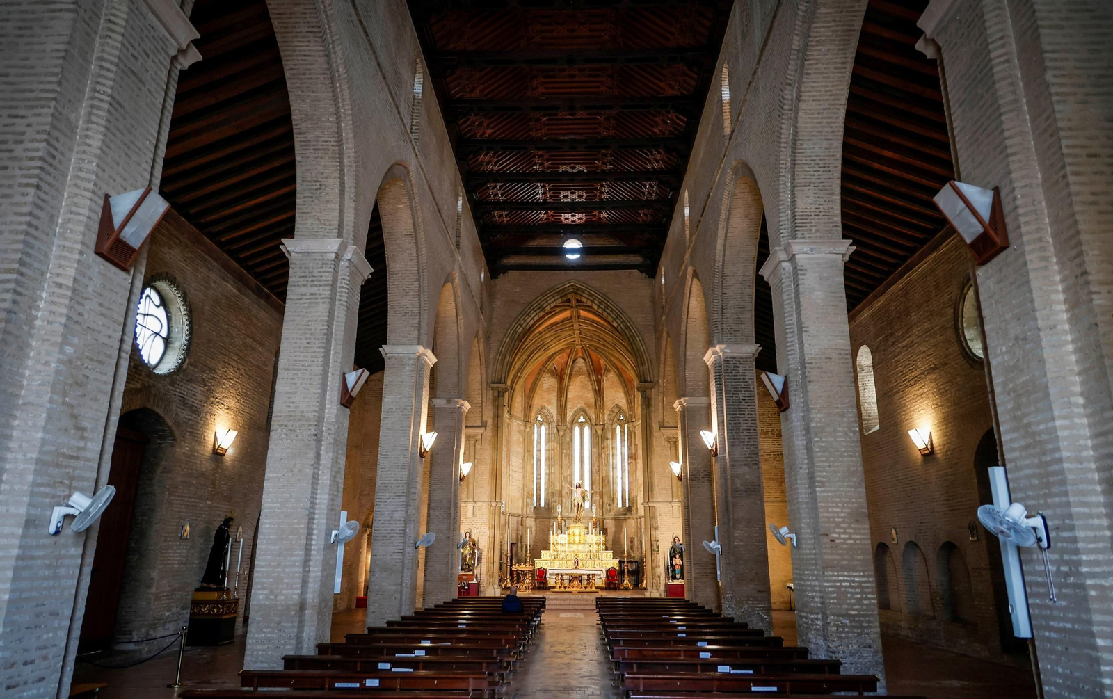 El interior de la iglesia de Santa Marina.