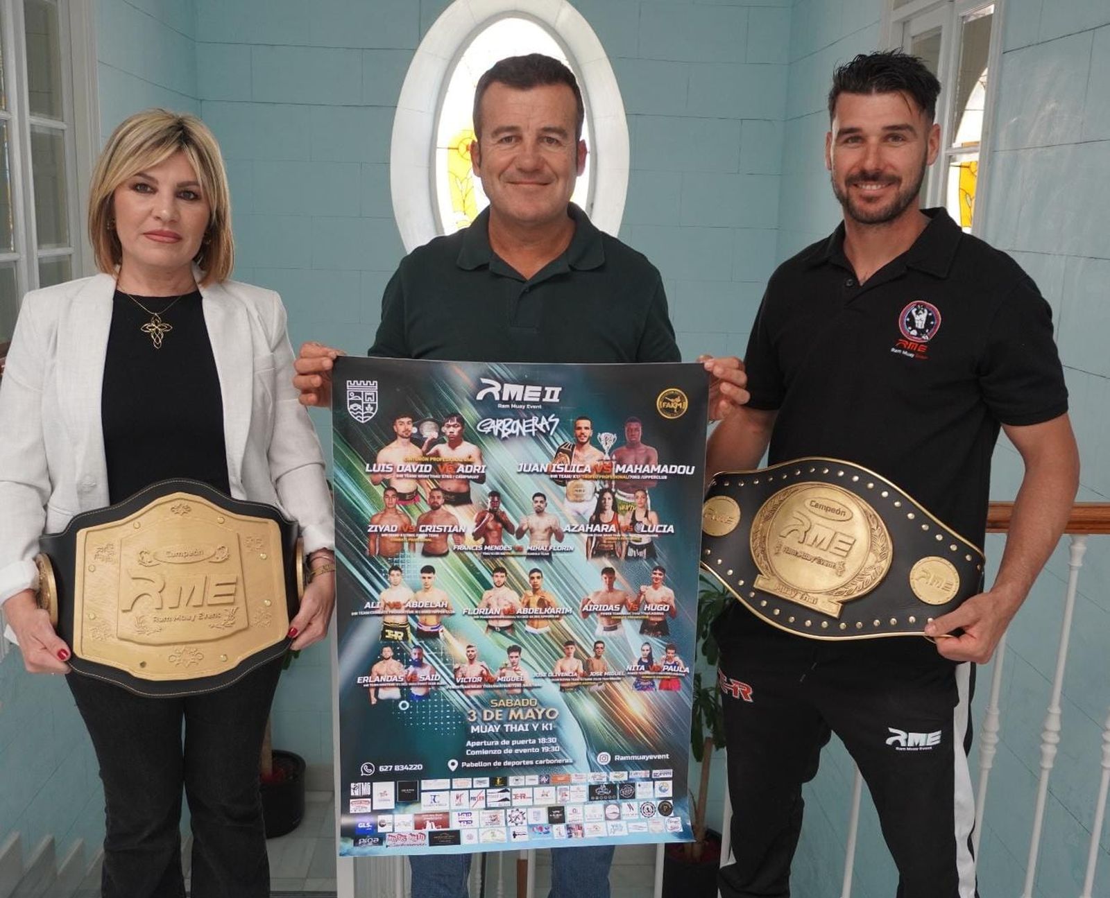 Foto de familia durante la presentación de la competición que tendrá lugar en la localidad almeriense de Carboneras.