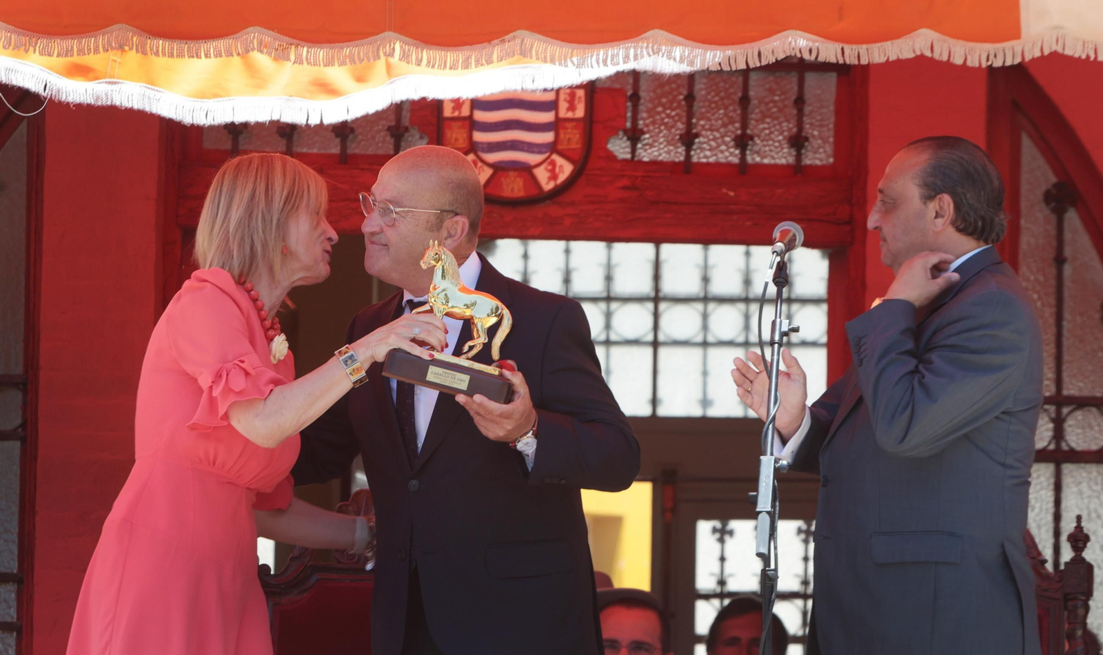 Entrega del Caballo de Oro Jerez 2024 a Francisco Dorante