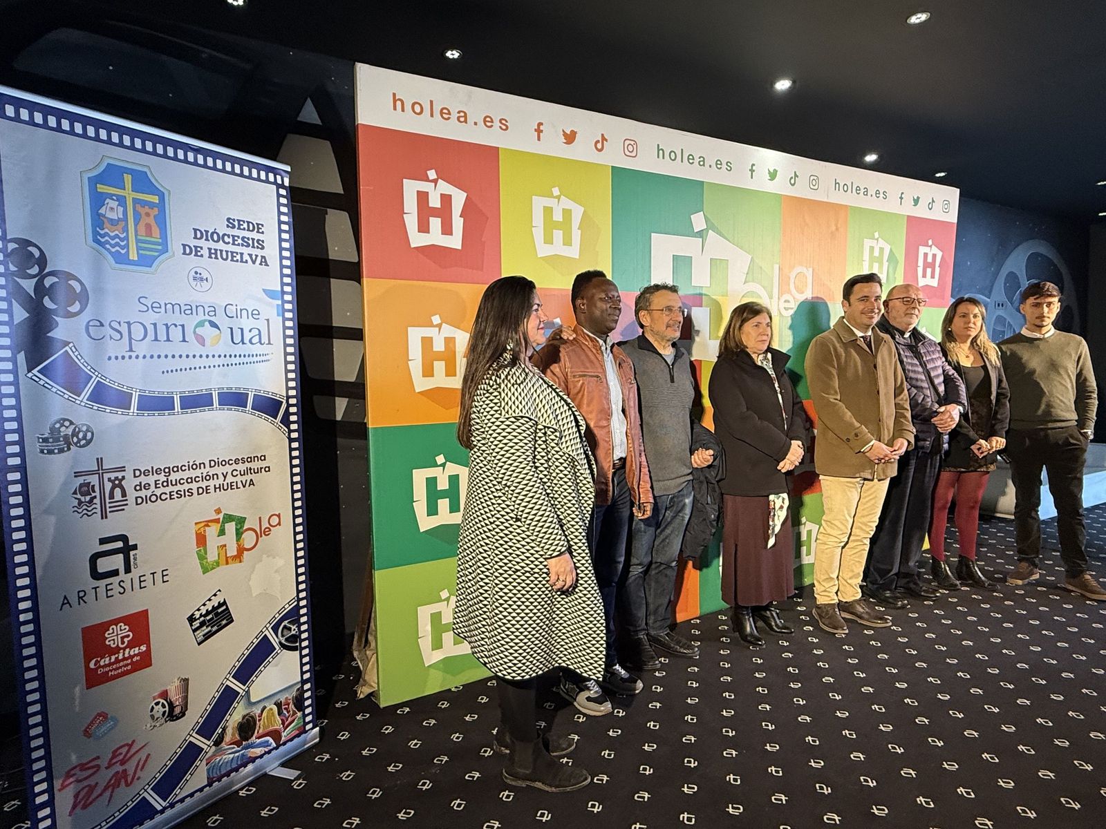 Foto de familia de los artífices de la IX Semana espiritual.