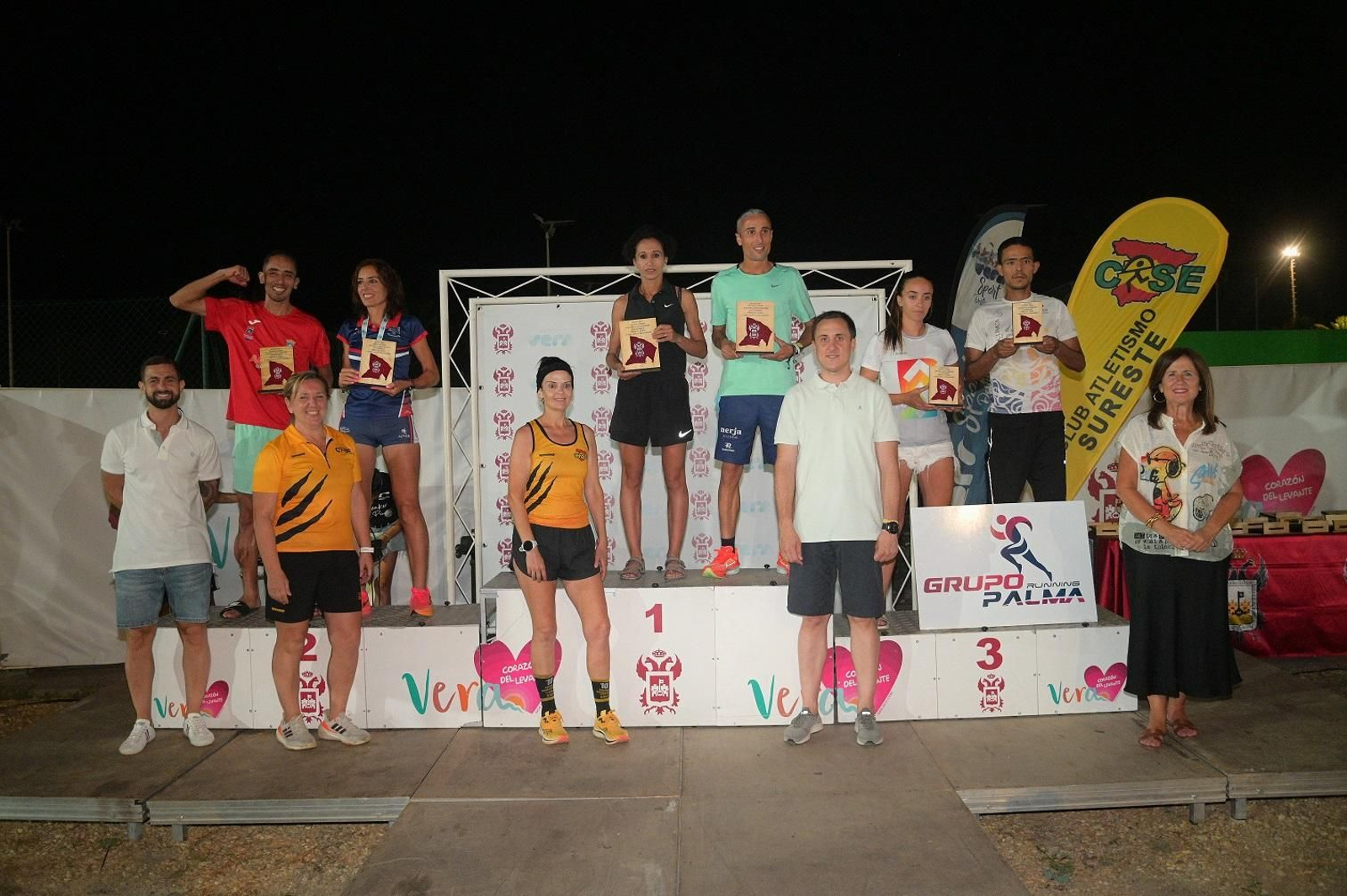 Podium de la prueba deportiva.
