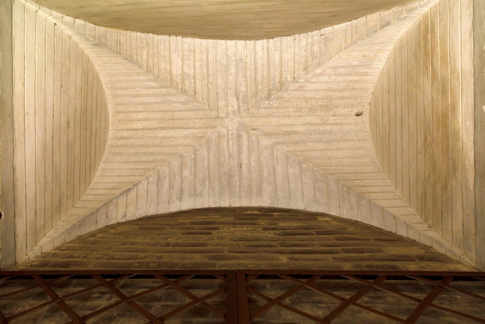 Una de las bóvedas de los huecos de los balcones de la Giralda.