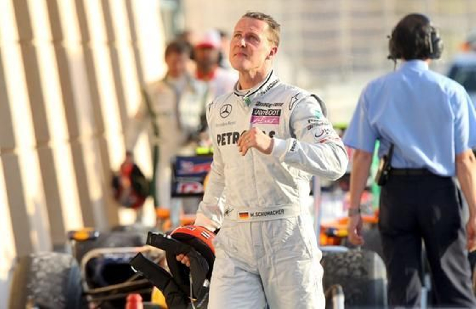 Fernando Alonso gana su primera carrera como piloto de Ferrari en Bahrein. / EFE