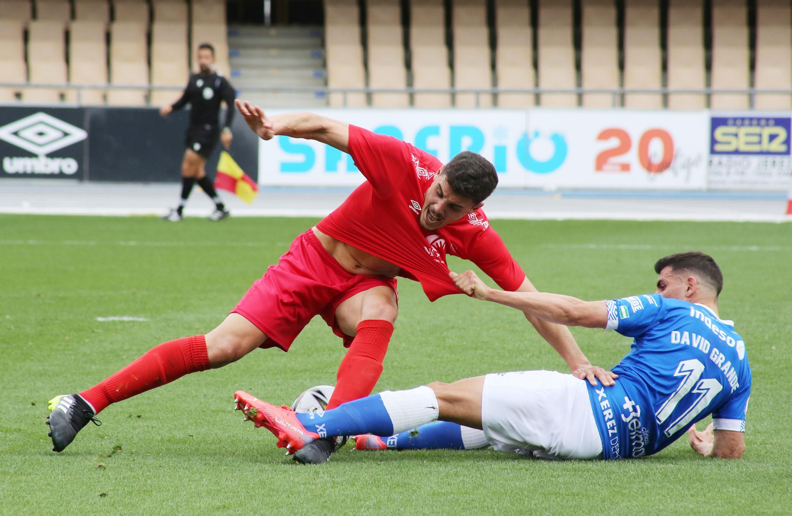 Imágenes de la victoria del XerezDFC ante el Panadería Pulido en Chapín