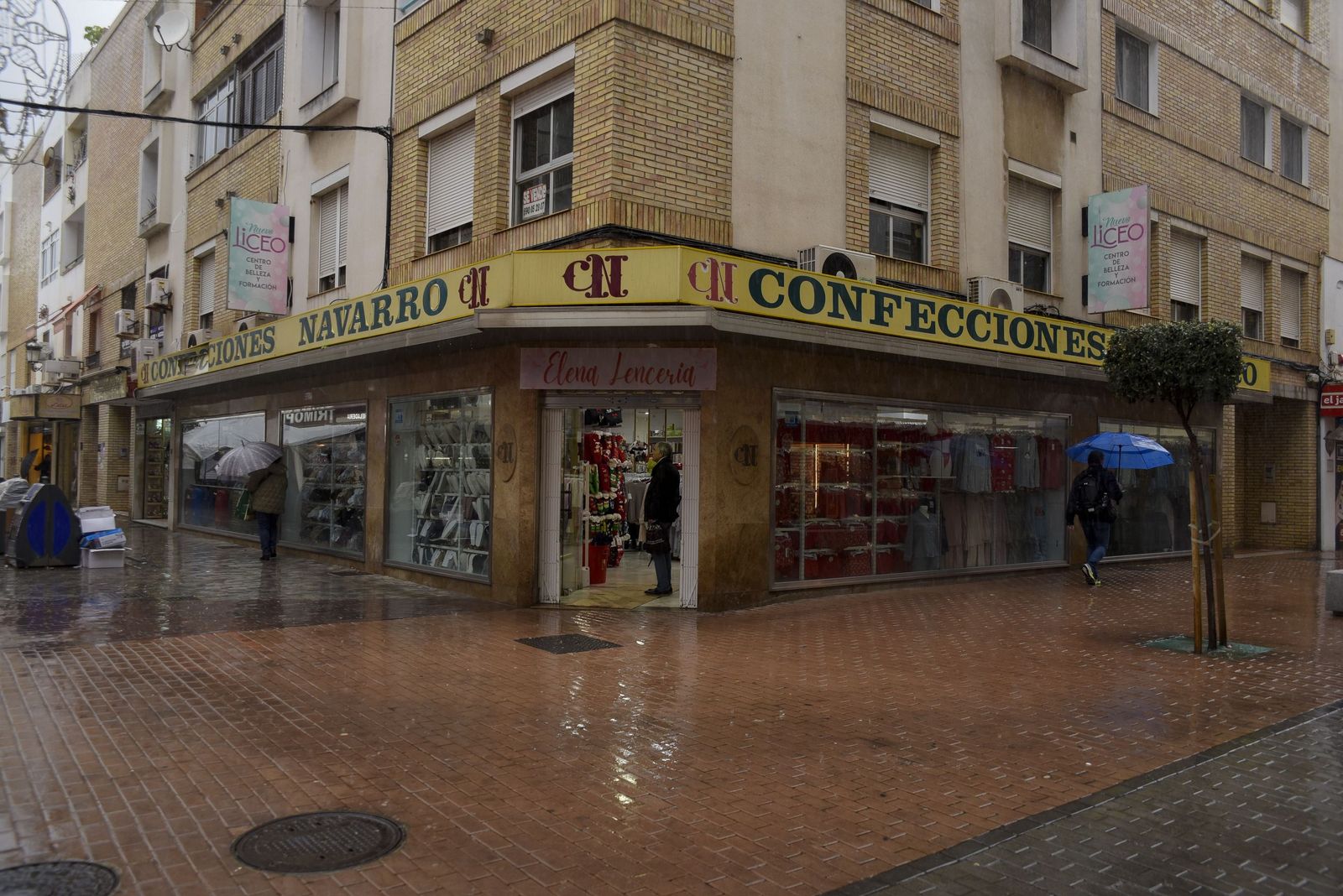 Las fotos de un sábado lluvioso en La Línea