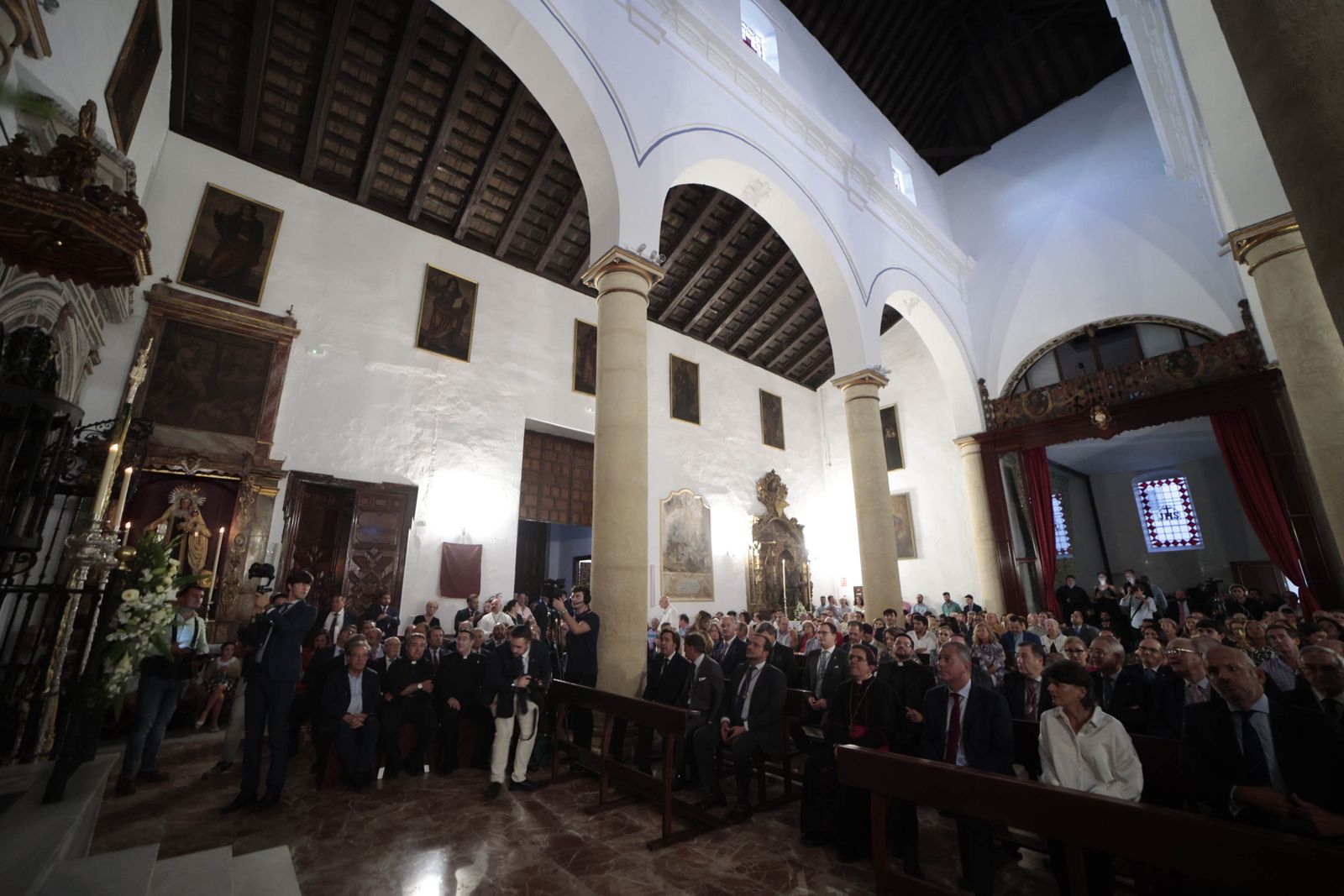 Imágenes de la reapertura de la iglesia de Santiago