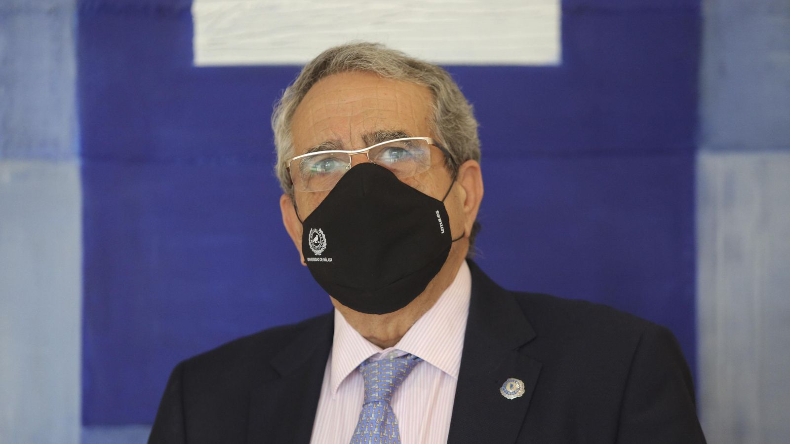 El rector de la UMA en su despacho.