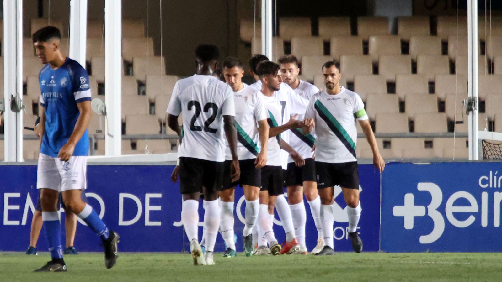 Imágenes del I Trofeo Pepe Ravelo entre Xerez DFC y Córdoba CF en Chapín