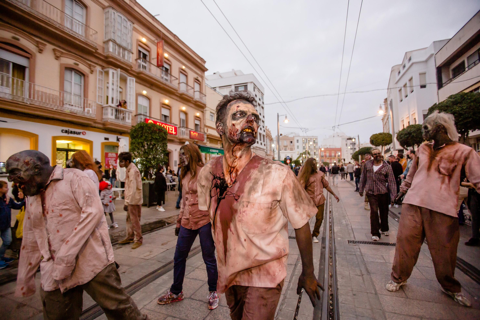 Halloween en San Fernando: miedo en las calles y el mercado