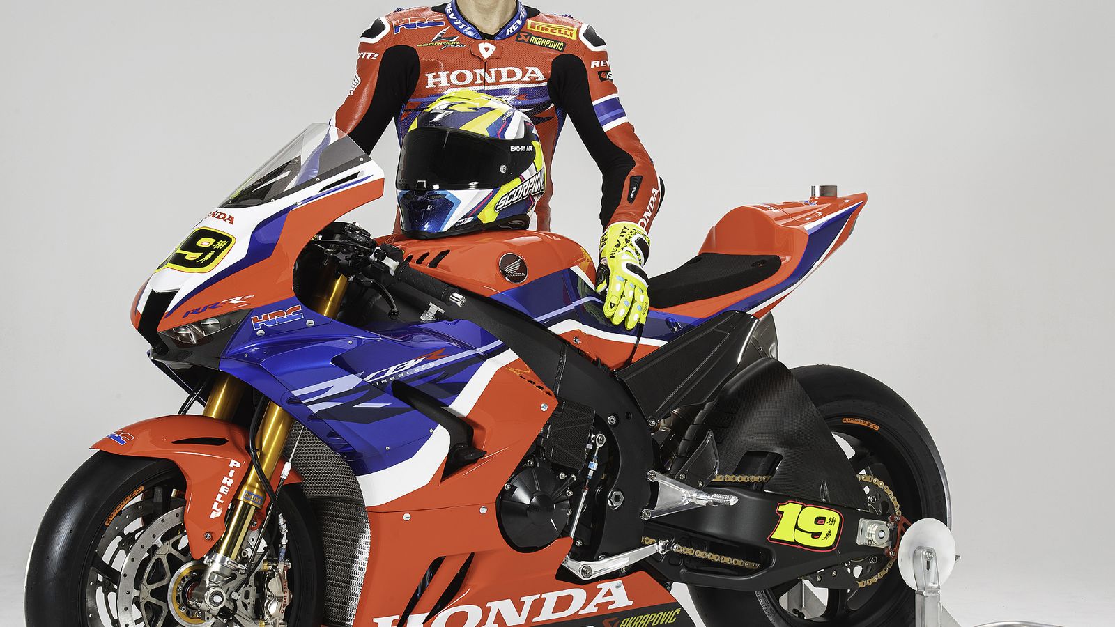 Álvaro Bautista, con la nueva Honda CBR-1000RR-R.