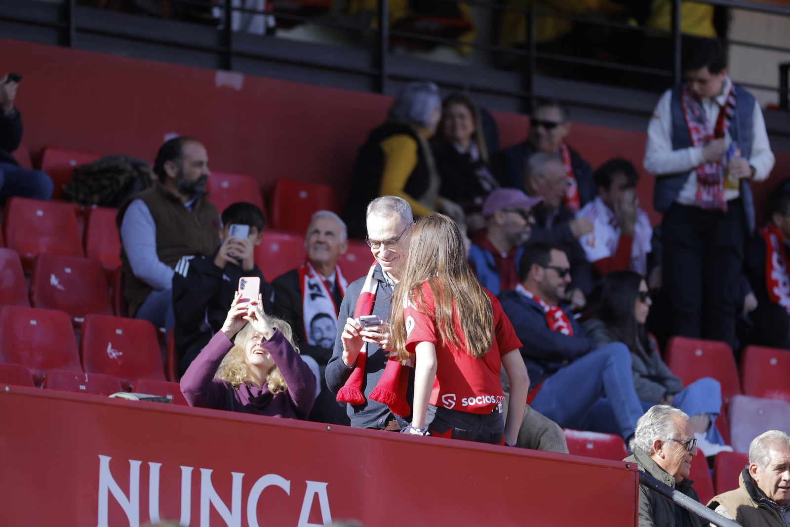 Búscate en las fotos del Sevilla - Oviedo