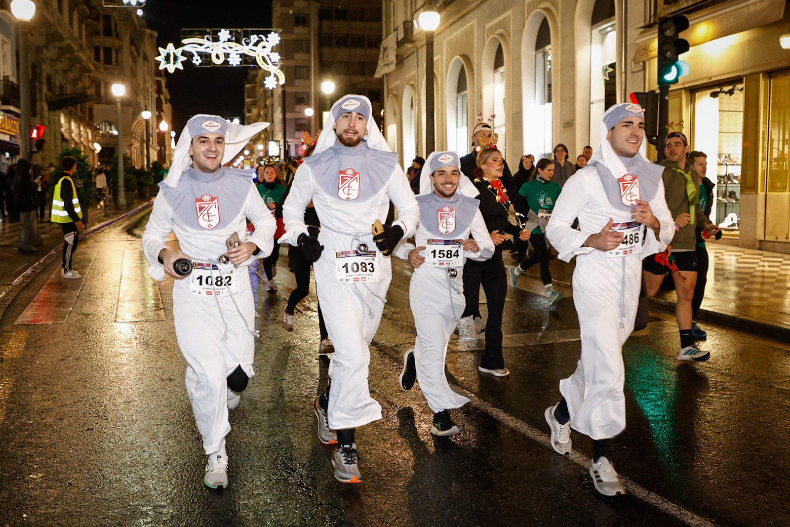 Búscate en la Carrera Nocturna de Disfraces de Granada