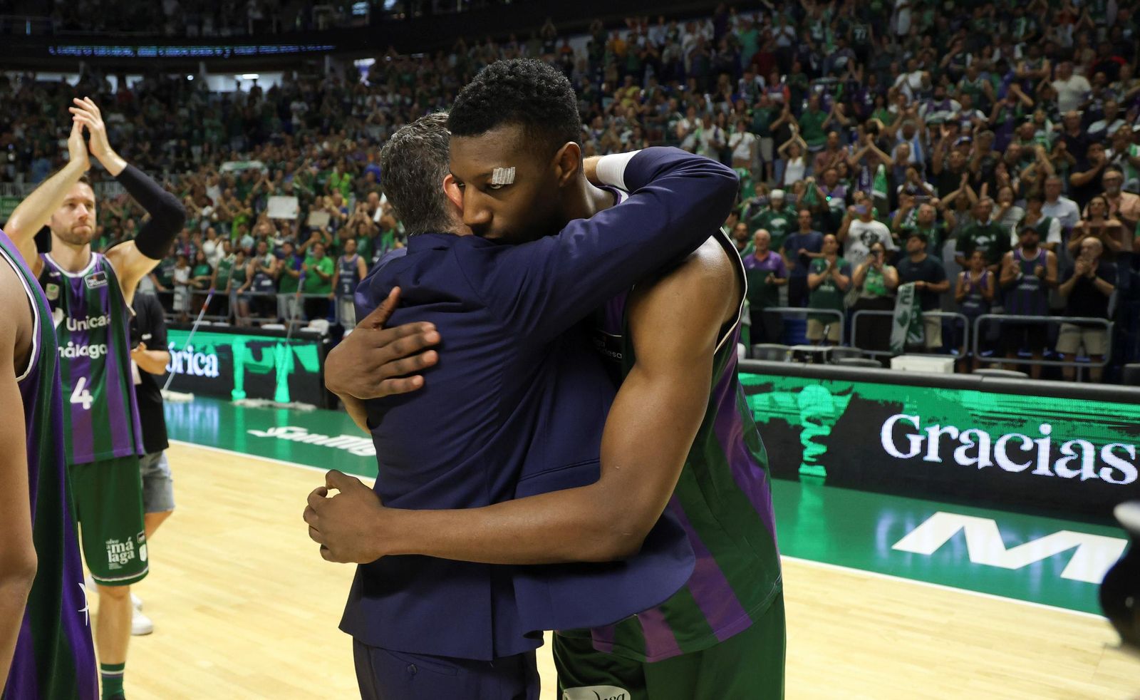 Piel de gallina con el adiós del Carpena al Unicaja