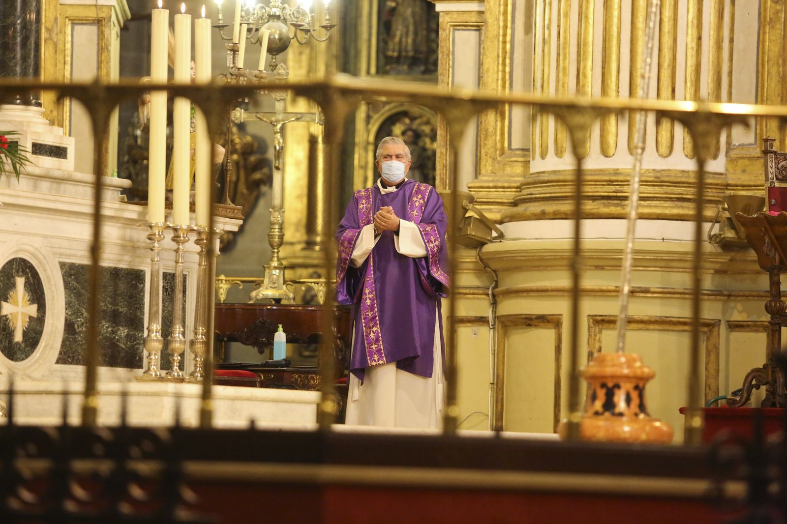 Las fotos del funeral en la Catedral de Málaga por los fallecidos con coronavirus.