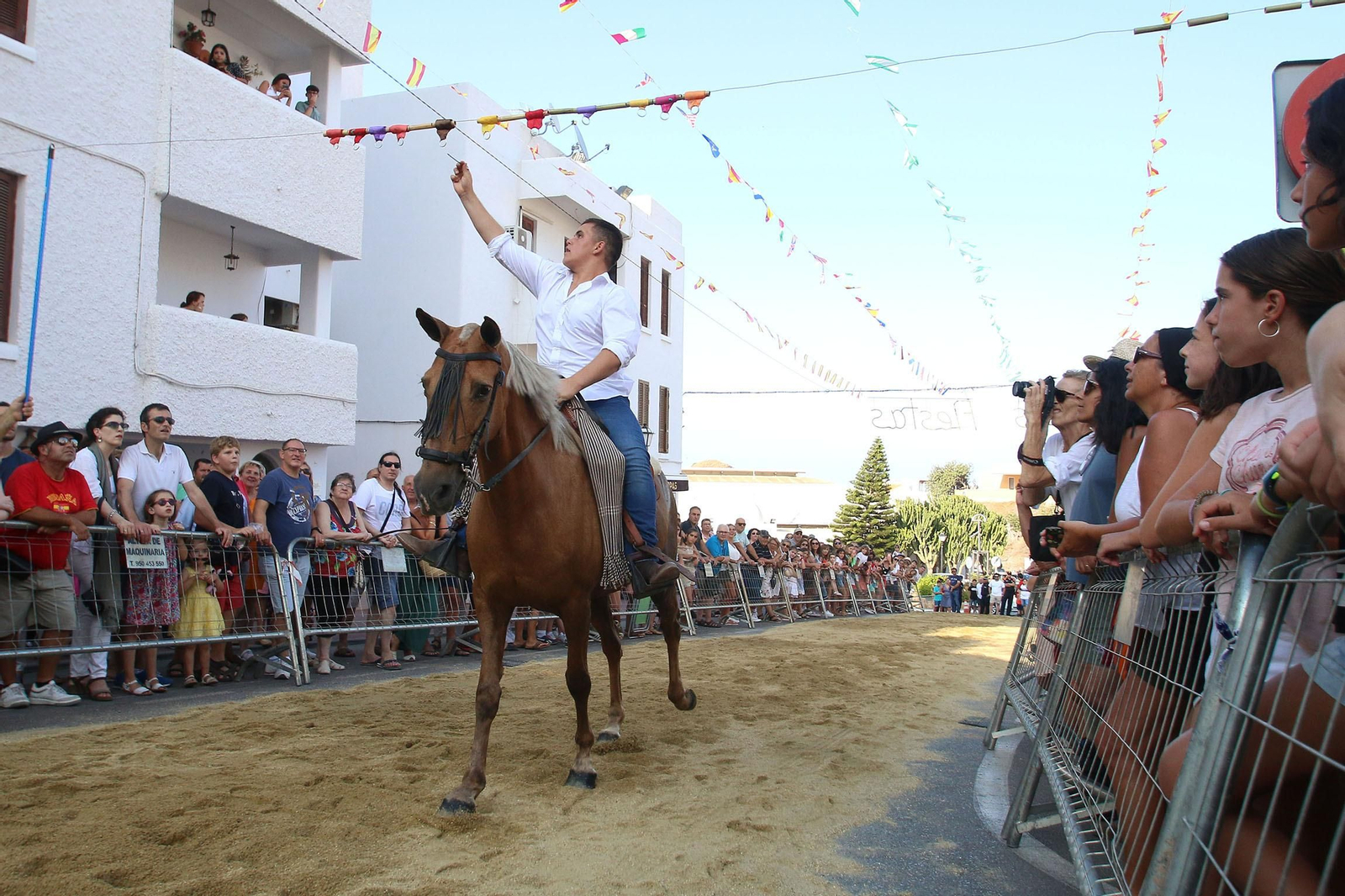 Fotogalería de la carrera de cintas a caballo en Mojácar