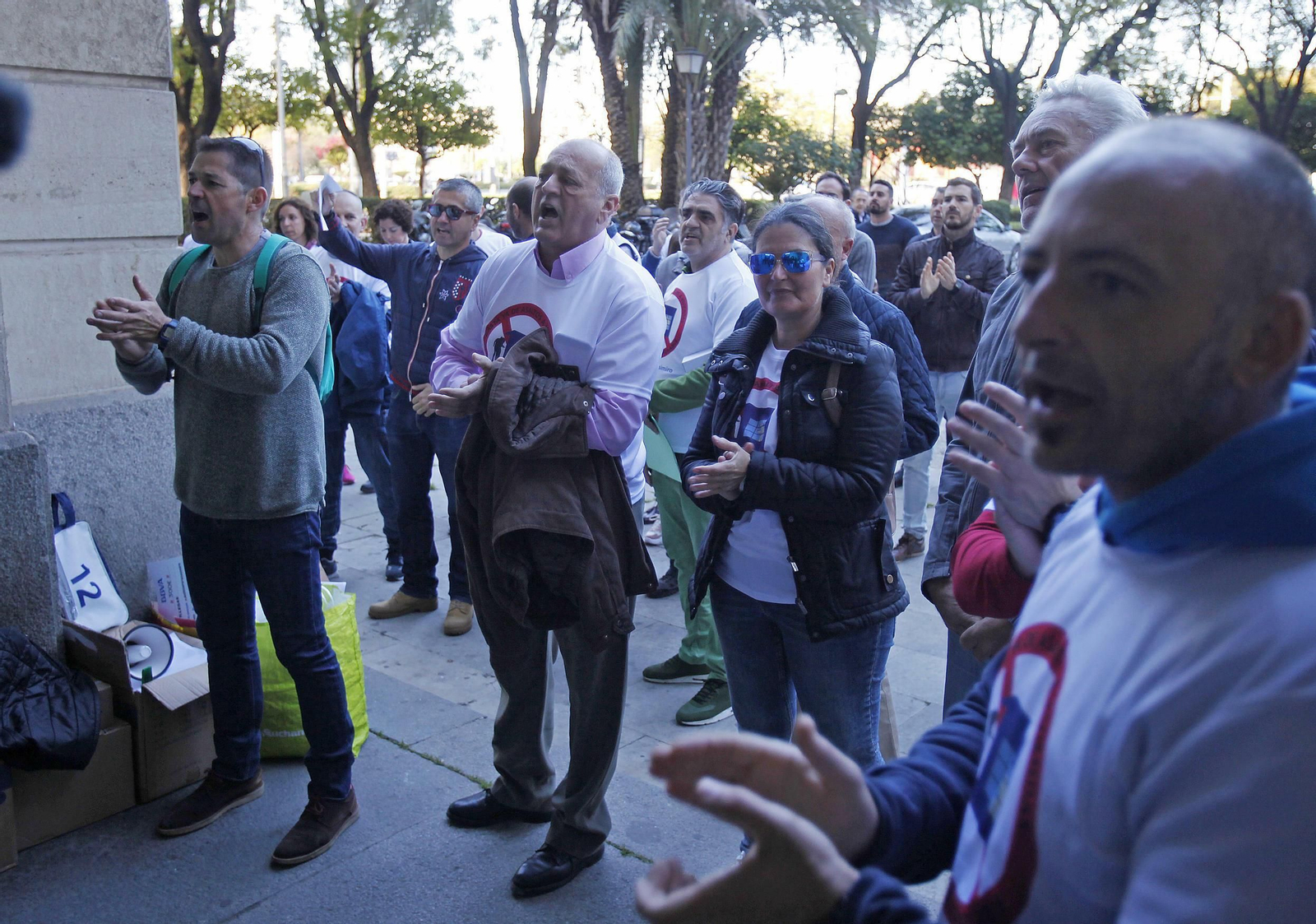 Concentración de apoyo al policía local Casimiro Villegas.