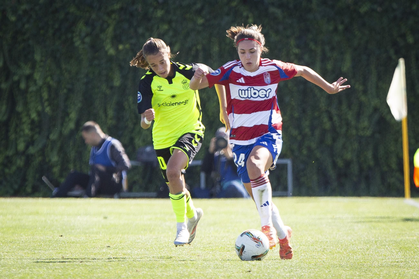 Las mejores imágenes del derbi Granada CF Femenino-Real Betis