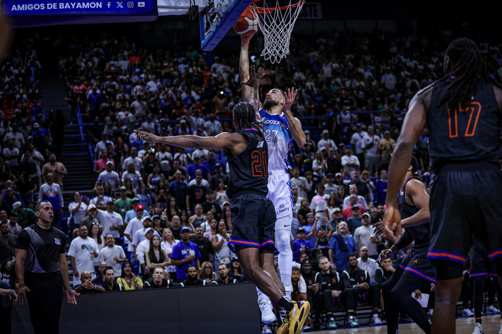 Show de Chris Duarte: 33 puntos y su equipo, a una victoria de la final