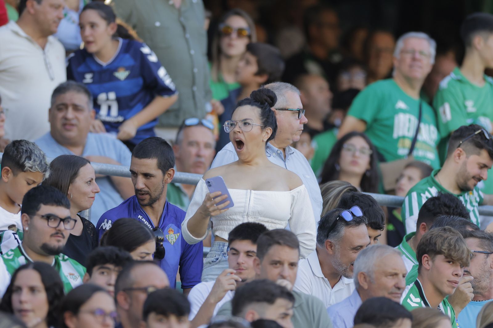 Búscate en las fotos del Betis-Cádiz