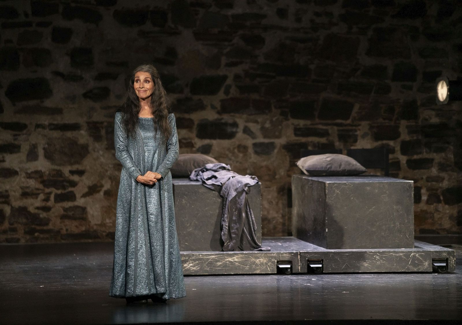 Ana Belén durante una representación de 'Romeo y Julieta despiertan'.