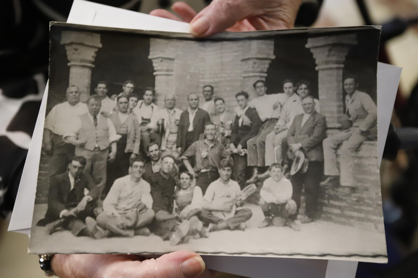 Imágenes de la capilla ardiente de Miguel Báez Espuny 'Litri' en la mañana del viernes