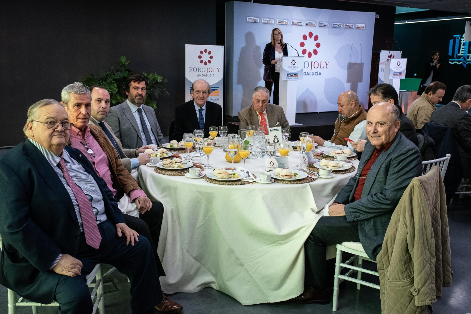 Imágenes de los invitados a la conferencia y desayuno-coloquio con Antonio Sanz en el Foro Joly Andalucía