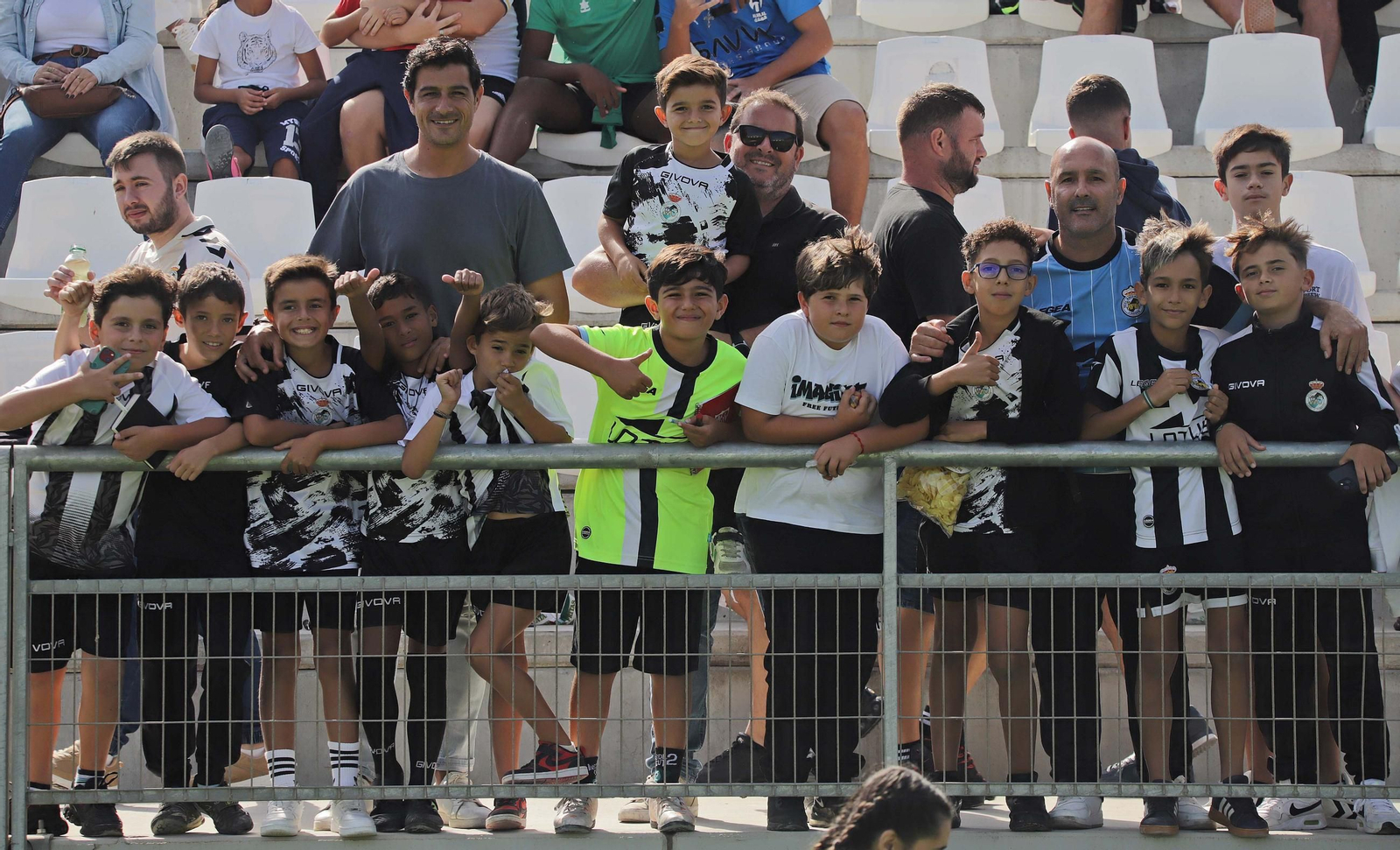 Búscate en el Ciudad de La Línea durante el Balona - Pozoblanco de Tercera Federación