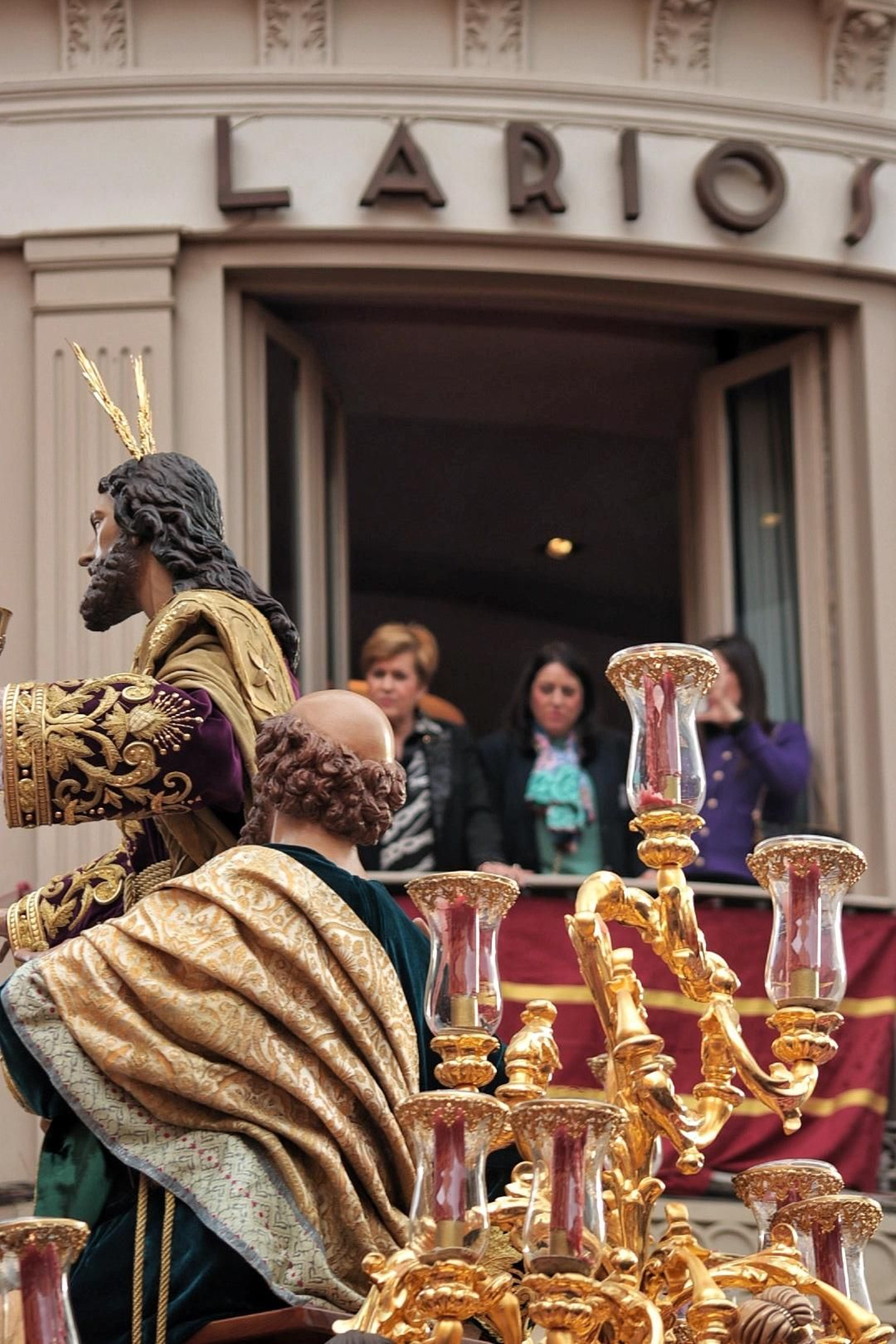 La Sagrada Cena en su procesión de este Jueves Santo en Málaga, en fotos
