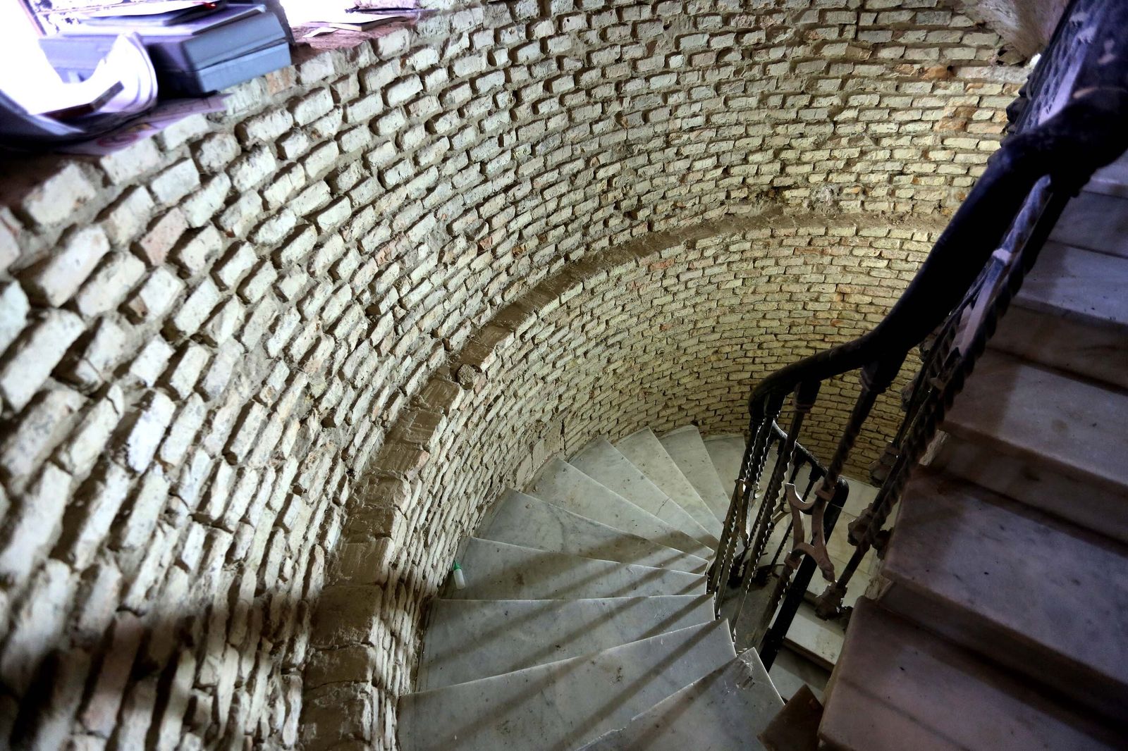 Imágenes de las obras del mítico Gallo Azul de Jerez