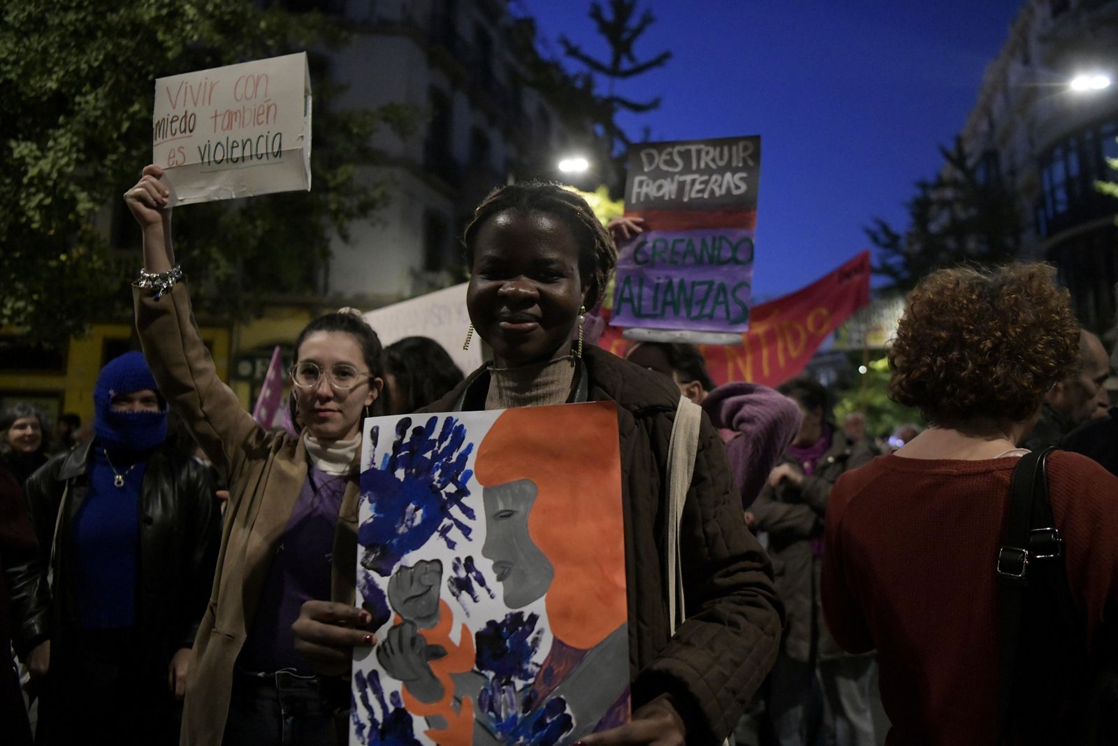 La manifestación del 25-N en Granada, en imágenes