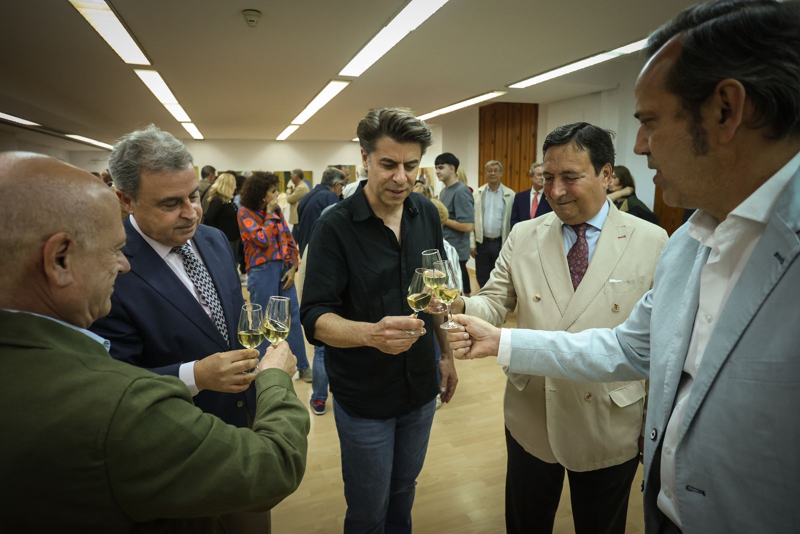 Imágenes de la inauguración de la exposición de Pepe Márquez en la sala ArteAdiario