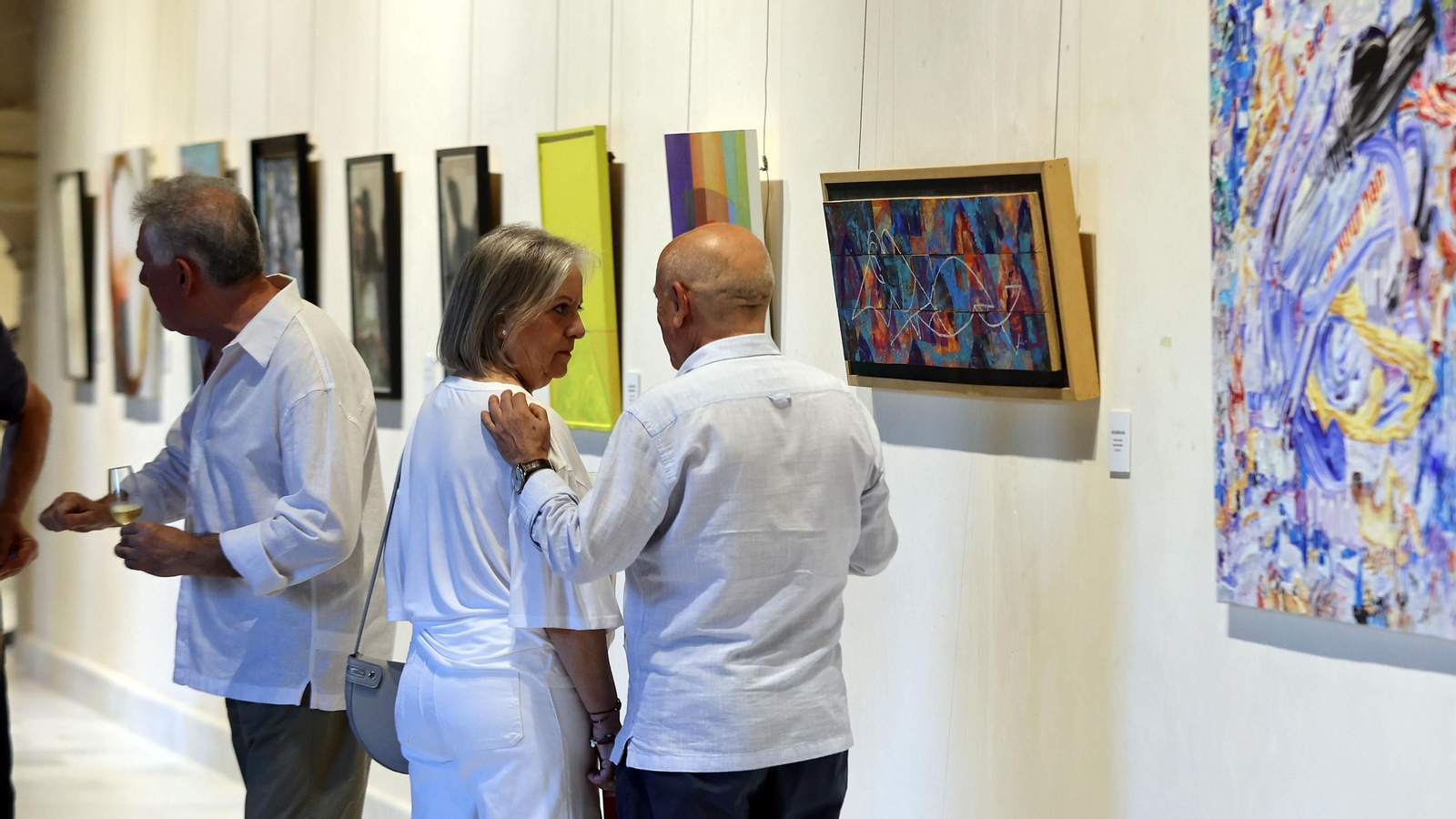 Imágenes de la exposición 'Esencias que unen' a Haro y Jerez
