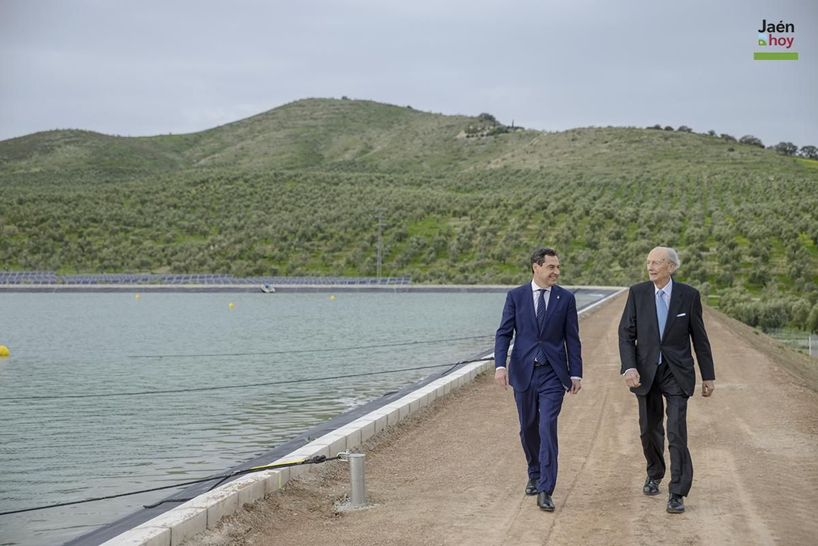 Inauguración de la planta fotovoltaica flotante en el Cortijo Conde de Guadiana de Úbeda.