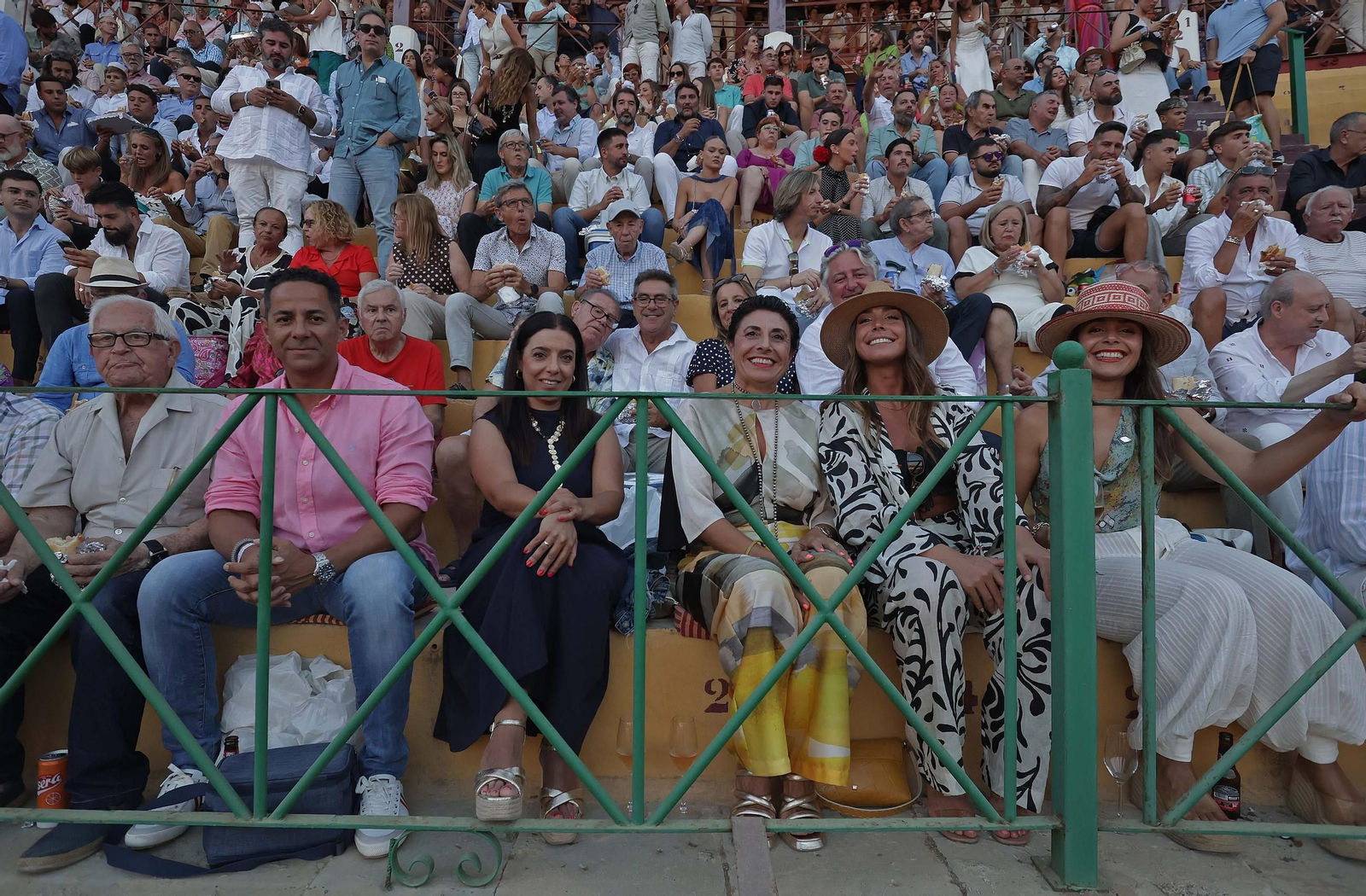 Búscate en la Plaza de Toros 'El Arenal' durante la corrida del viernes de la Feria de La Línea