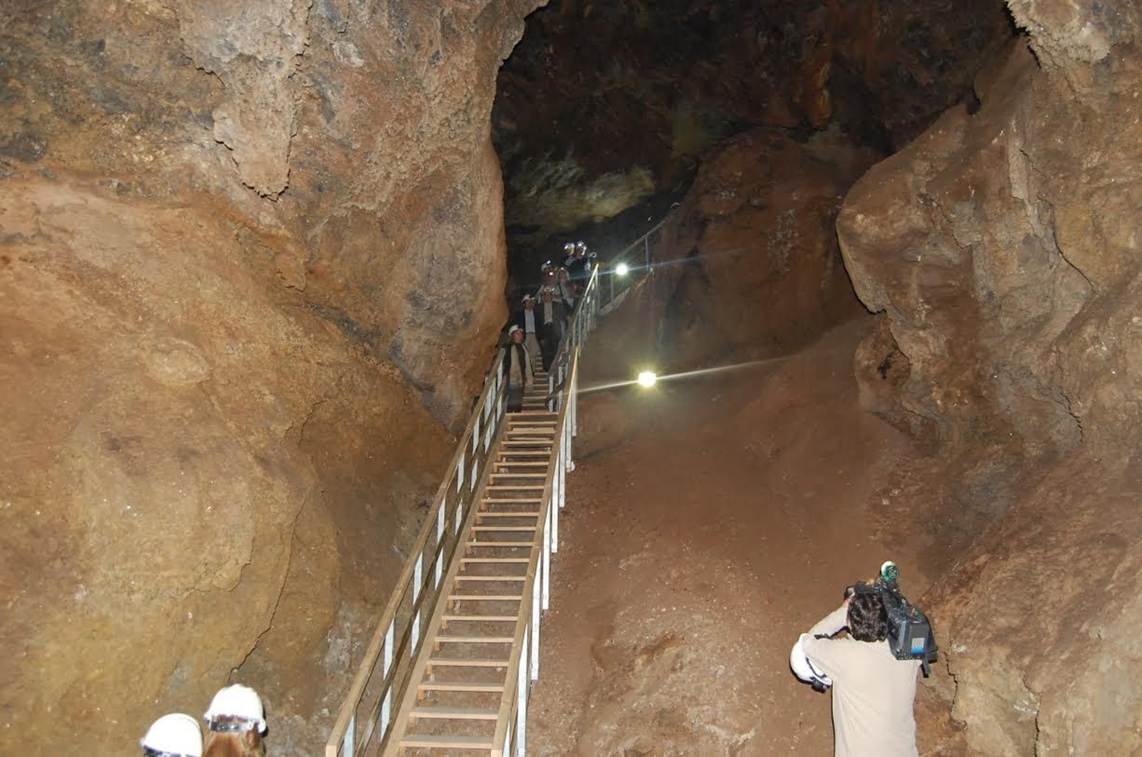 Interior de la Cueva del Yeso de Baena.