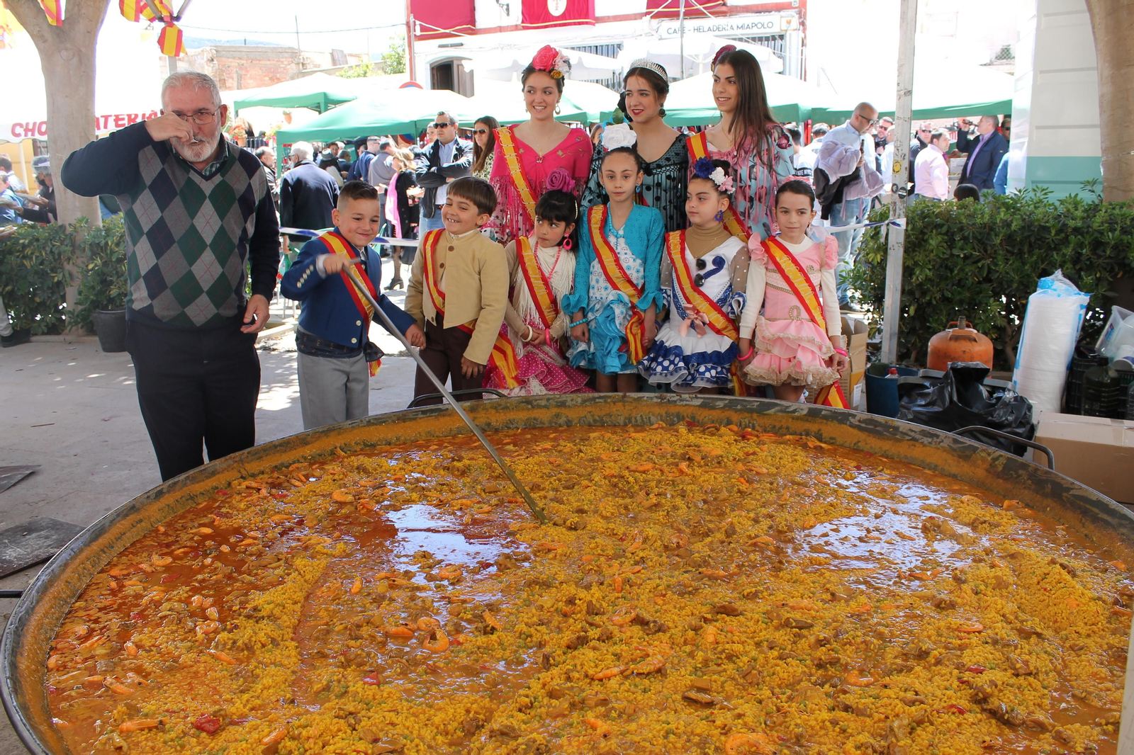 Paella, croquetas y tortilla de patatas para disfrutar del sábado de fiestas en Canjáyar