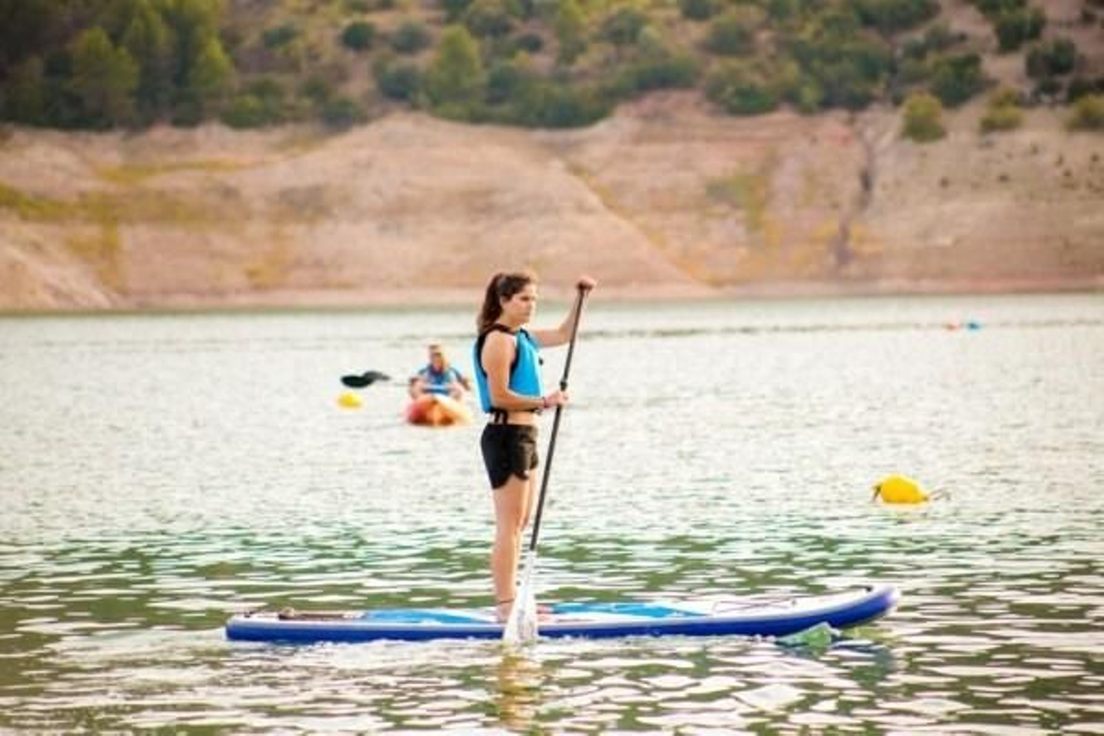 Paddle surf en el embalse de Iznájar