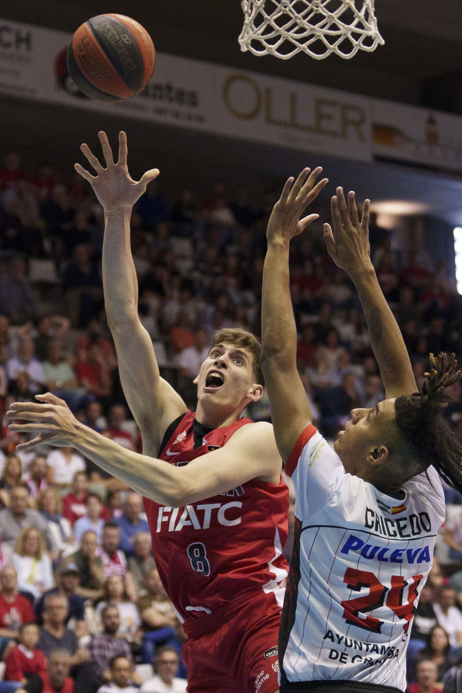 Las mejores imágenes del Basquet Manresa-Covirán Granada