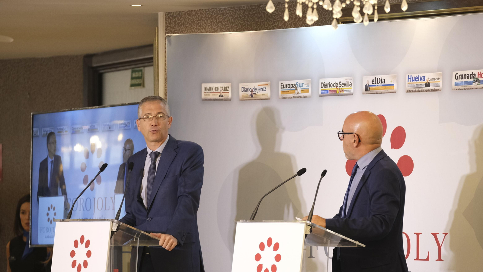 Imágenes del Foro Joly en Almería, con el Gobernador del Banco de España, Pablo Hernández de Cos