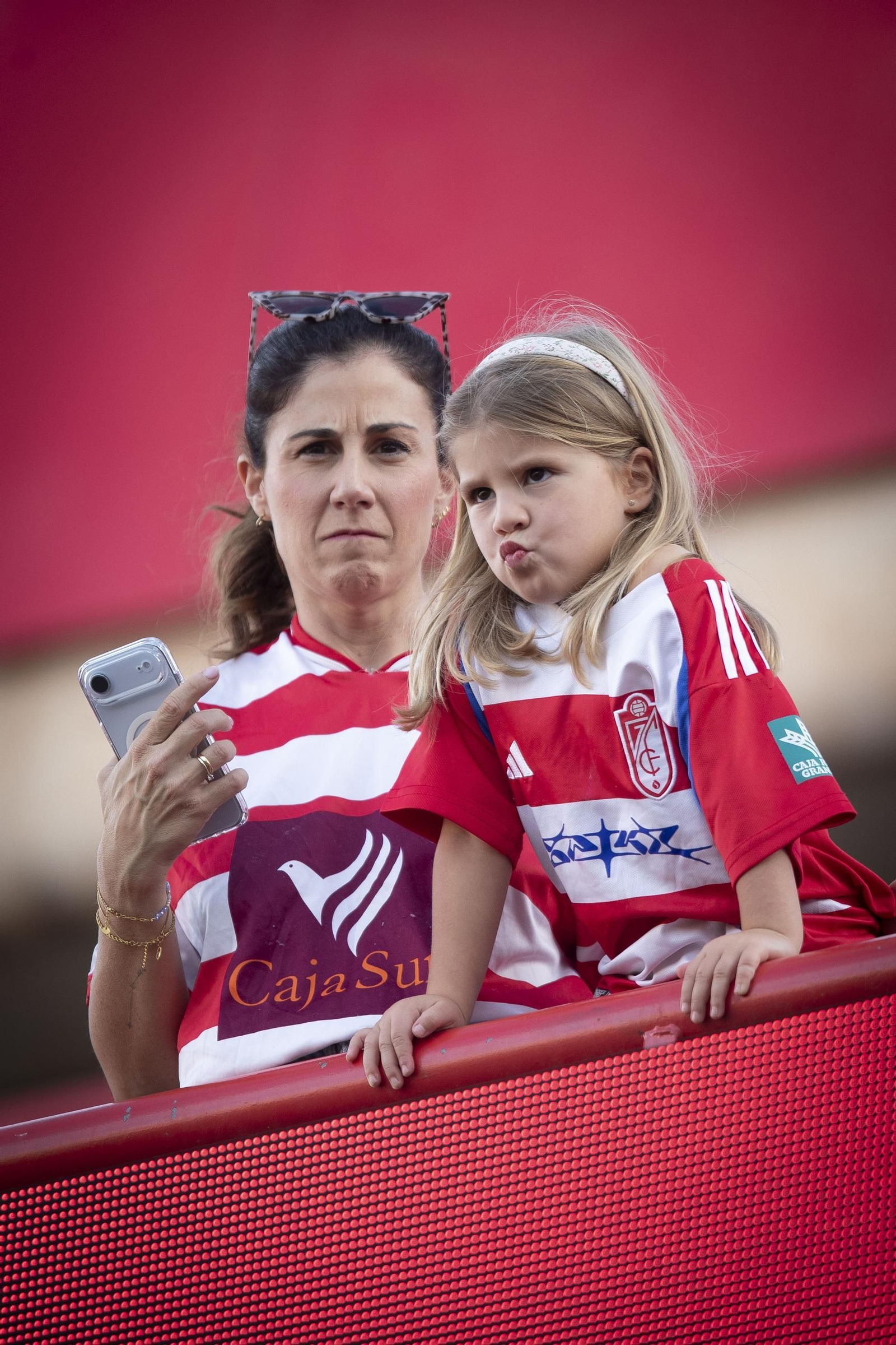 Encuéntrate en la grada del Nuevo Los Cármenes