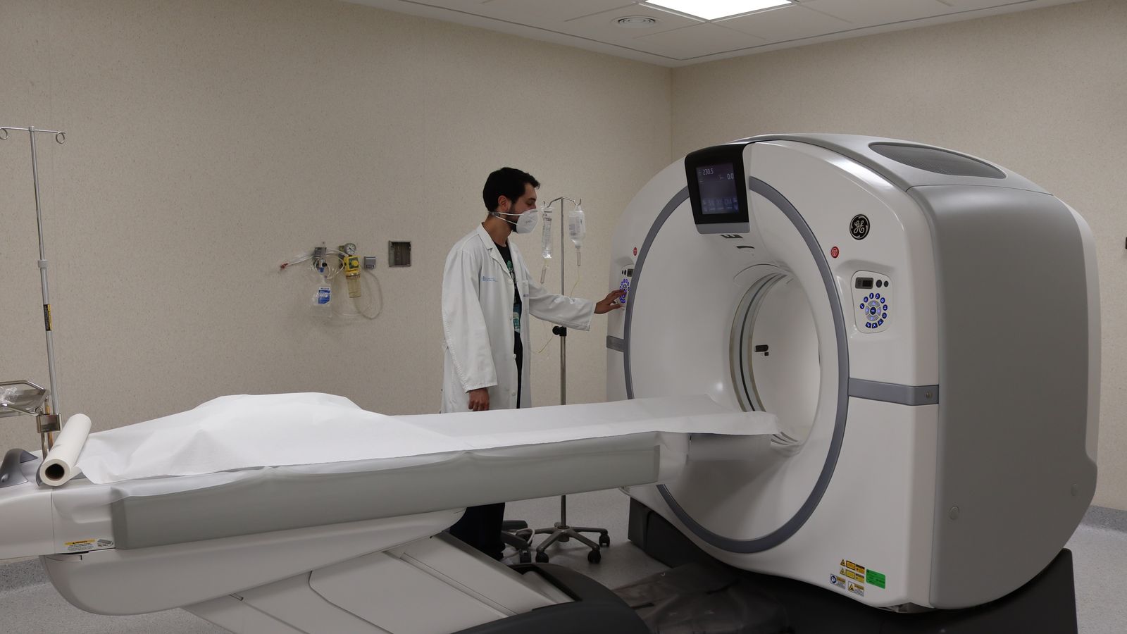 El TAC que se ha incorporado al Hospital Civil de Málaga.