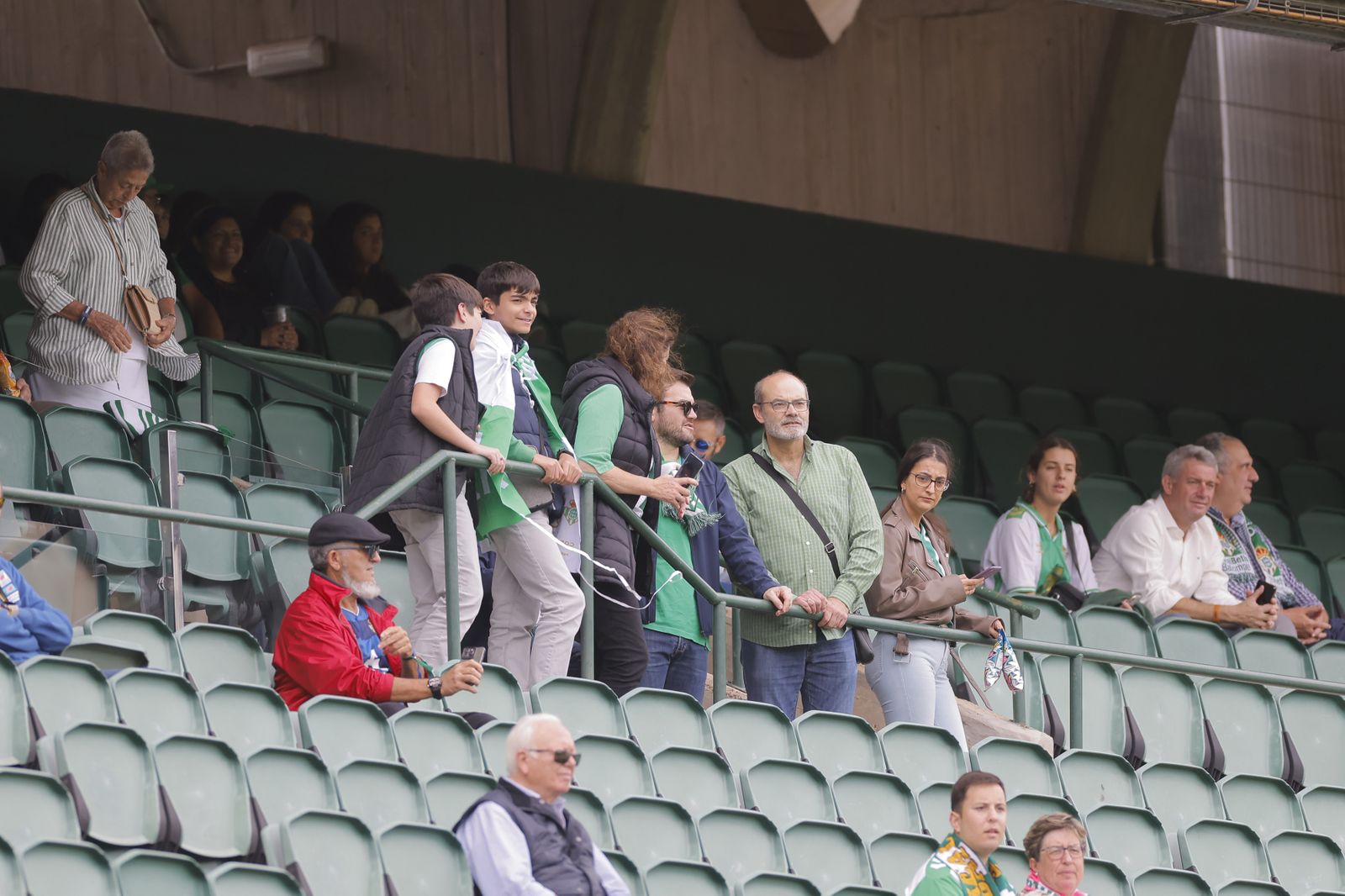 Búscate en las fotos del Betis-Osasuna